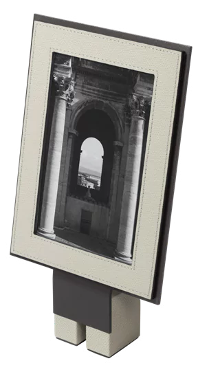 PILLAR LEATHER FRAME